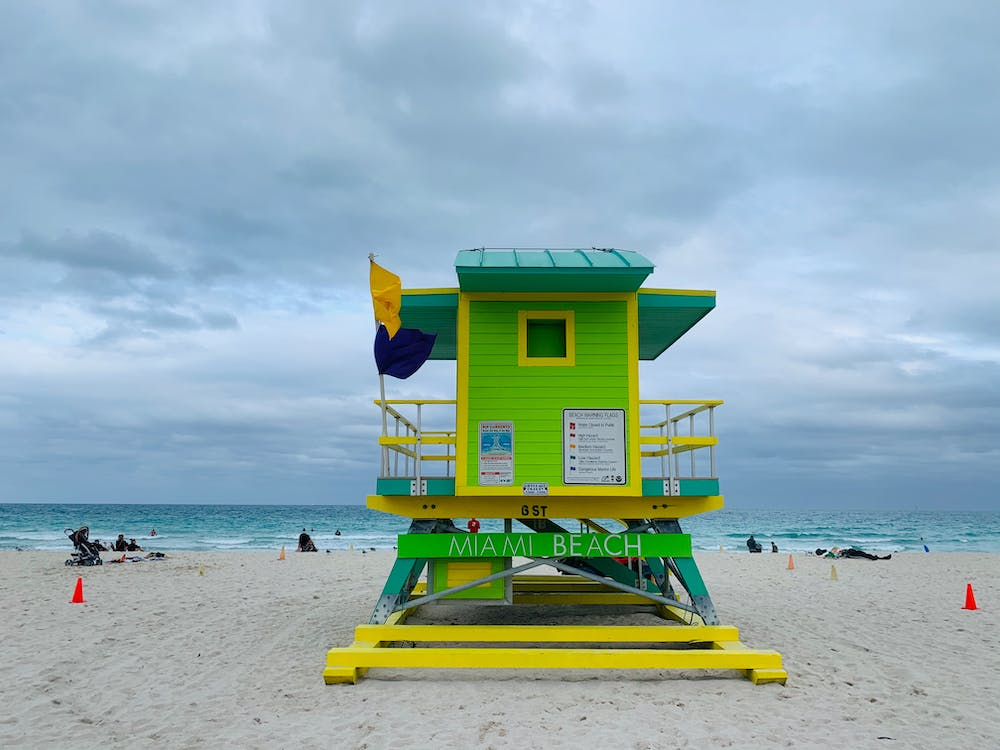 Lifeguard-house-on-Miami-beach